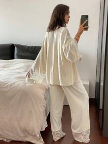 DAZY 3 قطع مجموعة ملابس نوم للنساء تشمل روب مزين بالدانتيل، توب كامي وبنطلون، ملابس خريفية للنوم