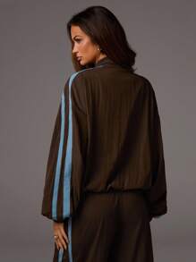 SHEIN X Scot Louie Athîral 女士条纹长袖单排扣休闲宽松棒球夹克棕色夹克女士超大夹克运动夹克女士飞行员夹克女士秋冬棕色运动服 - 咖啡棕 - 查看 3
