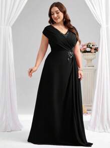 Coutiva Elegant Rhinestone Applique Decor Plus Size Mother Of The Bride Dress