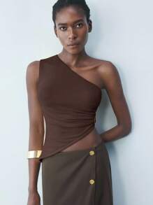 Maija 女式不对称下摆金属装饰单肩无袖修身短款衬衫，多用途时尚独特设计咖啡色复古别致商务休闲上衣 - 棕色 - 查看 7