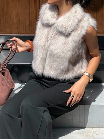 SHEIN ファー付き ショート丈ジャケット　S SHEIN EZwear 冬用 レディース 無地 長袖 ジップアップ フード