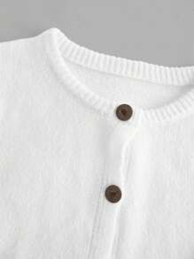 SHEIN BASICS 女士圆领白色开衫，6 粒扣，休闲百搭，柔软舒适，适合秋冬，适合搭配，适合机场、街头和返校，适合学校的上衣 - 白色 - 查看 4