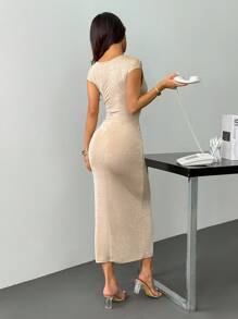 SHEIN PETITE 夏季秋冬杏色亮片冰丝圆领短袖流行时尚金属装饰修身中长款女装连衣裙 - 杏色 - 查看 2