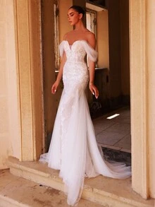 Glamrae Elegant Luxurious Off Shoulder Sleeve Lace & Mesh Mermaid Dress With Train, Suitable For Wedding, Party, Honeymoon - Beige - View 3