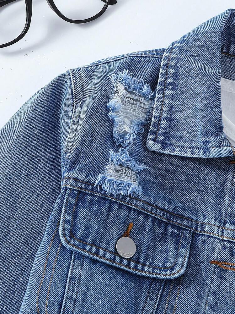 Sparklyn Conjunto de Duas Peças Estilo Denim Y2K para Meninas Pré-Adolescentes, Novo Lançamento para Outono/Inverno, Conjunto de Jaqueta Estilo Universitário + Saia Plissada, Jaqueta Denim Desgastada de Manga Longa Estilo Casual de Rua + Mini Saia Plissada Denim, Denim Lavado Vintage Azul Médio, Conjunto Versátil de Moda Oversized, Novo Conjunto Denim - Lavagem Média - Visão 4