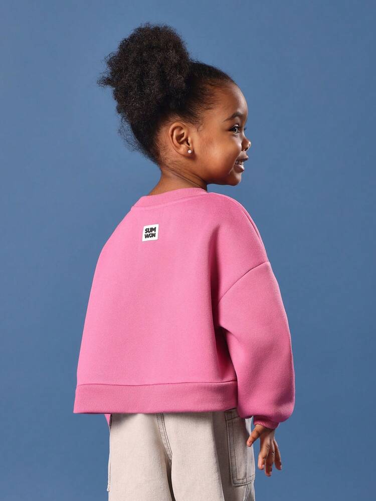 袖のディテールが特徴的なロゴプリントスウェットシャツ