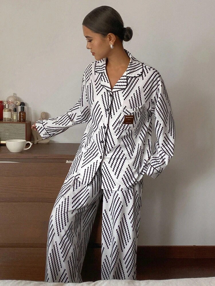 2pcs Women Loose Fit Long Sleeve Sleepwear Set With English Woven Label And Striped Graphic Print, Fall Clothes Pajama