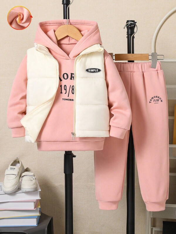 SHEIN Explorewe Conjunto de 3 peças de moletom com capuz rosa para meninas, calças rosa, colete acolchoado sem mangas, roupa macia e confortável da moda, adequada para a escola, diversas ocasiões, conjunto de roupas essenciais para meninas, roupa infantil para o campus, temporada de volta às aulas de 2025