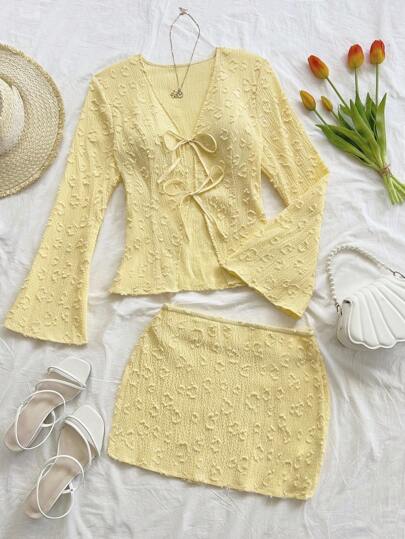 Soleia 2 件套女士时尚套装 - 喇叭袖前系带衬衫和迷你裙