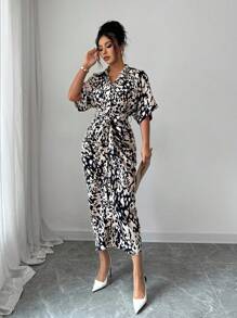 SHEIN Clasi Đầm Maxi Tay Cánh Dơi In Họa Tiết Toàn Thân Có Thắt Lưng Cho Nữ - Nhiều màu - Xem 4