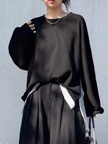 FRIFUL 女士度假面料拼布圆领宽松撞色不对称下摆短袖T恤，夏季休闲装 - 黑色 - 查看 7