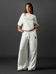 Missguided x Playboy Pantalones de chándal de pierna ancha con logo y texto, ropa de estar en casa cómoda con cintura elástica y cordón, cálidos y casuales para otoño e invierno - Blanco - Ver 3