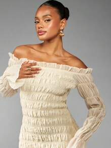 MISSGUIDED Off-Shoulder Minikleid mit langen Ärmeln, Raffungen, elegantes Party-/Hochzeitsgast-Kleid für Feiertage, figurbetontes Kleid mit Smokdetail und Glockenärmeln für besondere Anlässe und Abend - Aprikosenfarben - Übersicht 4