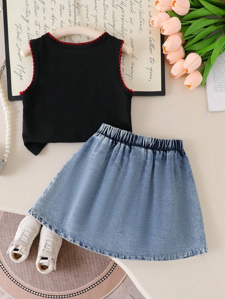 Genkimix Kids 2 pièces/Set Top tricoté à col rond mignon avec cerise brodée et sans manches, et jupe en jean plissée avec broderie en jean. Tenue d'été douce et charmante pour l'automne et l'hiver - Noir - Voir 2