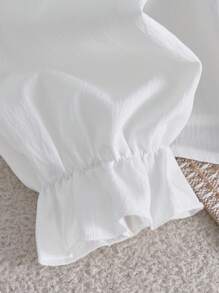 女童休闲长袖蕾丝花边套头衫，优雅花卉刺绣领衬衫，适合外出，简约白色上衣