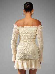 MISSGUIDED Off-Shoulder Minikleid mit langen Ärmeln, Raffungen, elegantes Party-/Hochzeitsgast-Kleid für Feiertage, figurbetontes Kleid mit Smokdetail und Glockenärmeln für besondere Anlässe und Abend - Aprikosenfarben - Übersicht 2