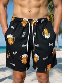 Manfinity Swimmode 休闲男士短款沙滩装，趣味啤酒印花，舒适松紧腰带，男士泳裤，新颖泳裤，啤酒泳裤，男士沙滩短裤，男士泳衣短裤