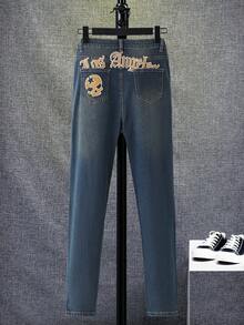 SHEIN Calça jeans folgada e confortável para adolescente, estilo vintage Y2K, ideal para o dia a dia escolar, faculdade, com estampa gótica de caveiras e patchwork, perfeita para o Halloween. Ideal para usar em casa, festivais rave e até mesmo em casa. Perfeita para o inverno e outono. - Azul - Ver 2