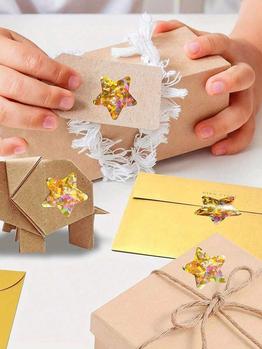 SHEIN 500pcs/Roll Stiker Bintang Emas, Cocok Untuk Hadiah di Kelas Sekolah, Stiker Kerajinan DIY Bintang Berkilau untuk Kembali ke Sekolah - Emas - View 1