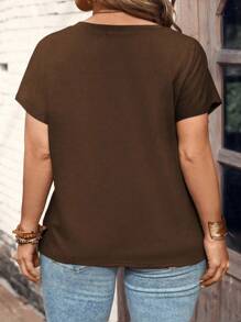 SHEIN LUNE 2025 宽松 V 领纽扣条纹短袖加大码 T 恤，女款 - 咖啡棕 - 查看 2