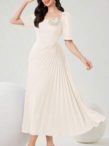 Modelyn 女士纯色简约日常连衣裙，褶皱设计和花卉装饰长款晚礼服 - 杏色 - 查看 1