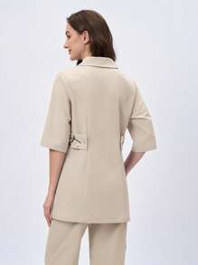 Scrubzie 不对称领刺绣长款制服上衣 - 卡其色 - 查看 2