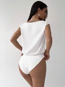 Firerie 夏季新款优雅不对称荷叶边领无袖缎面女式紧身衣，杏色，简约设计，适合约会、通勤、办公室穿着，别致 - 白色 - 查看 4