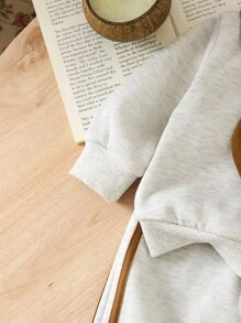 SHEIN 3 件套男婴幼儿新生儿 0-3 岁秋冬可爱泰迪熊斜挎包 + 长袖羊毛衫 + 裤子 3 件套服装套装 - 卡其色 - 查看 5