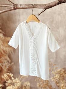 SHEIN Cubre con cuello en V y encaje para niña, adecuado para vacaciones, playa, protección solar, mamá e hija, vuelta al colegio - Blanco - Ver 5