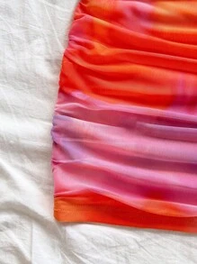 Soleia 女士浪漫针织网眼日落渐变印花深 V 领露背褶饰紧身迷你连衣裙，适合节日、约会、下午茶、海滩度假、城市旅行、婚礼季、音乐节、波西米亚风度假，可内外穿着