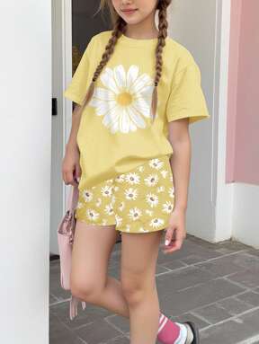 SHEIN Tween Girls Casual Minimalist Short Sleeve Top And Shorts 2 Pieces Set, Suitable For Summer Girls Daisy Print Summer Outfit Shorts Set Teen Girl Summer Clothes Daisy Print Shorts Set Yellow Short Set Girls Kids Daisy Outfit