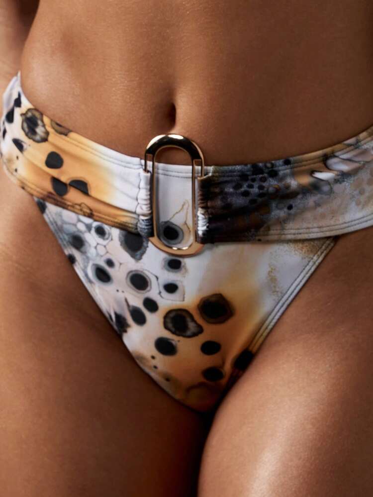 MISSGUIDED Bas de bikini taille haute d'été avec effet tie dye, détail d'accent avec anneau en O, détail de rassemblement, coupe cheeky, maillot de bain de style rétro prêt pour le festival