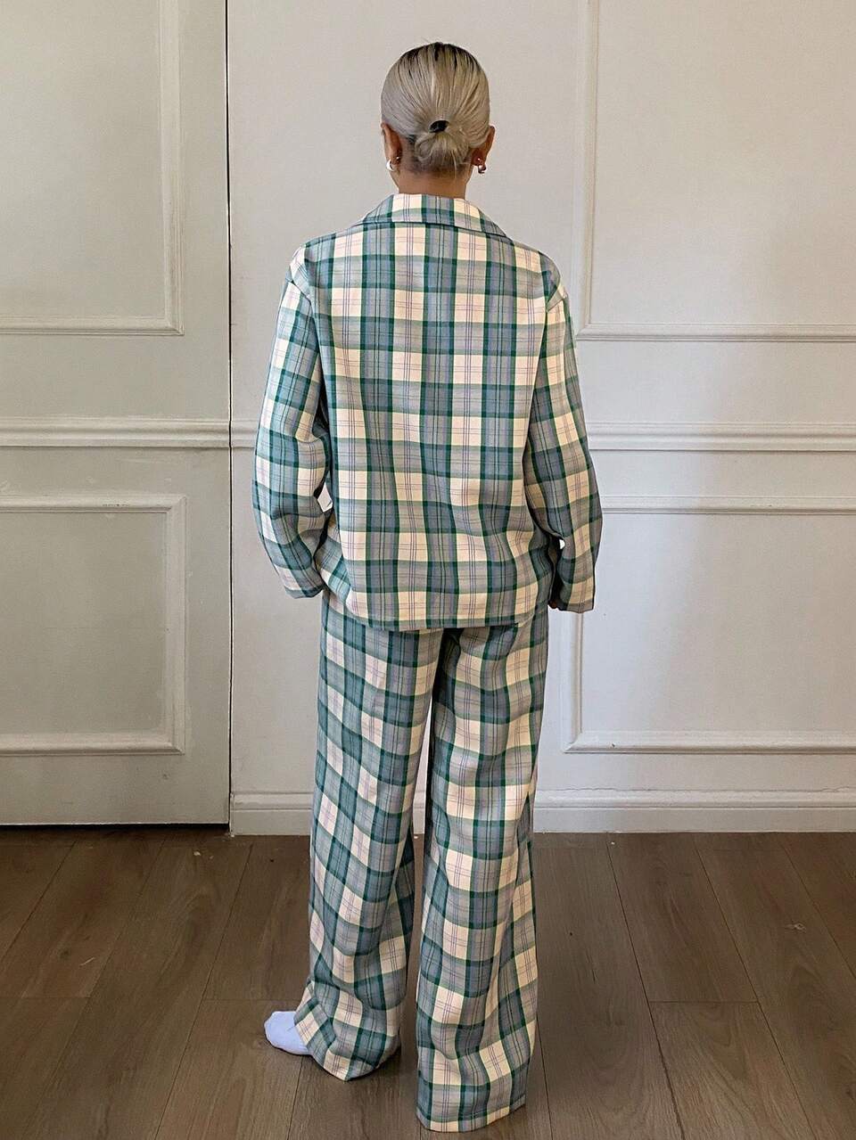 2pcs Women Bear Applique Plaid Loose Long Sleeve Top & Pants Pajama Set, Fall Clothes