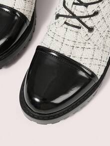 CUCCOO DOLLMOD Casual Versatile Minimalist Lace-Up Fashion Women Ankle Boots - Black and White - View 7