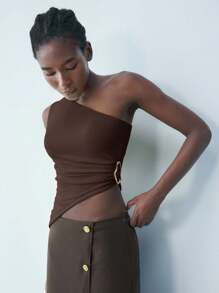 Maija 女式不对称下摆金属装饰单肩无袖修身短款衬衫，多用途时尚独特设计咖啡色复古别致商务休闲上衣 - 棕色 - 查看 5