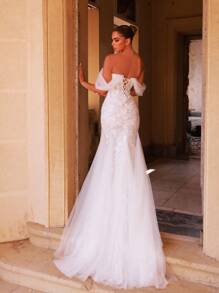 Glamrae Elegant Luxurious Off Shoulder Sleeve Lace & Mesh Mermaid Dress With Train, Suitable For Wedding, Party, Honeymoon - Beige - View 2