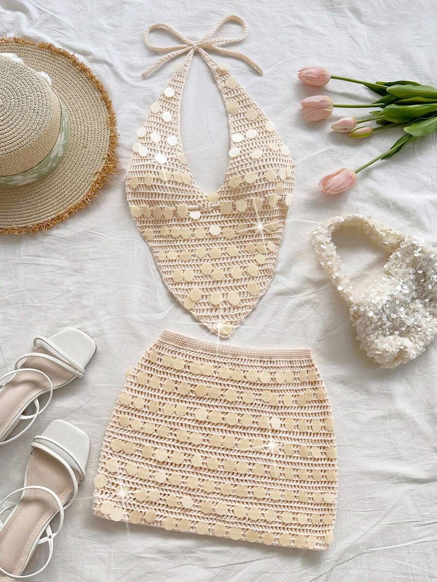 SHEIN x Eduarda Gutierrez Soleia 女士性感 V 领系带露背吊带背心和高腰亮片毛衣两件套，适合派对、圣诞节、约会、夜总会、海滩、游轮、下午茶、波西米亚风、波西米亚风、浪漫花卉、度假钩针两件套奶油色两件套亮片两件套海滩两件套秋冬 - 杏色 - 查看 1