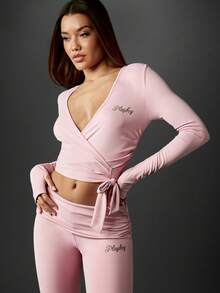 Missguided x Playboy Áo crop top dài tay quấn Giáng sinh kèm quần ống loe - Hồng - Xem 3