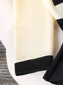 青少年女孩蝴蝶结装饰泡泡袖纽扣上衣和褶皱迷你裙套装 - 黑色 - 查看 8