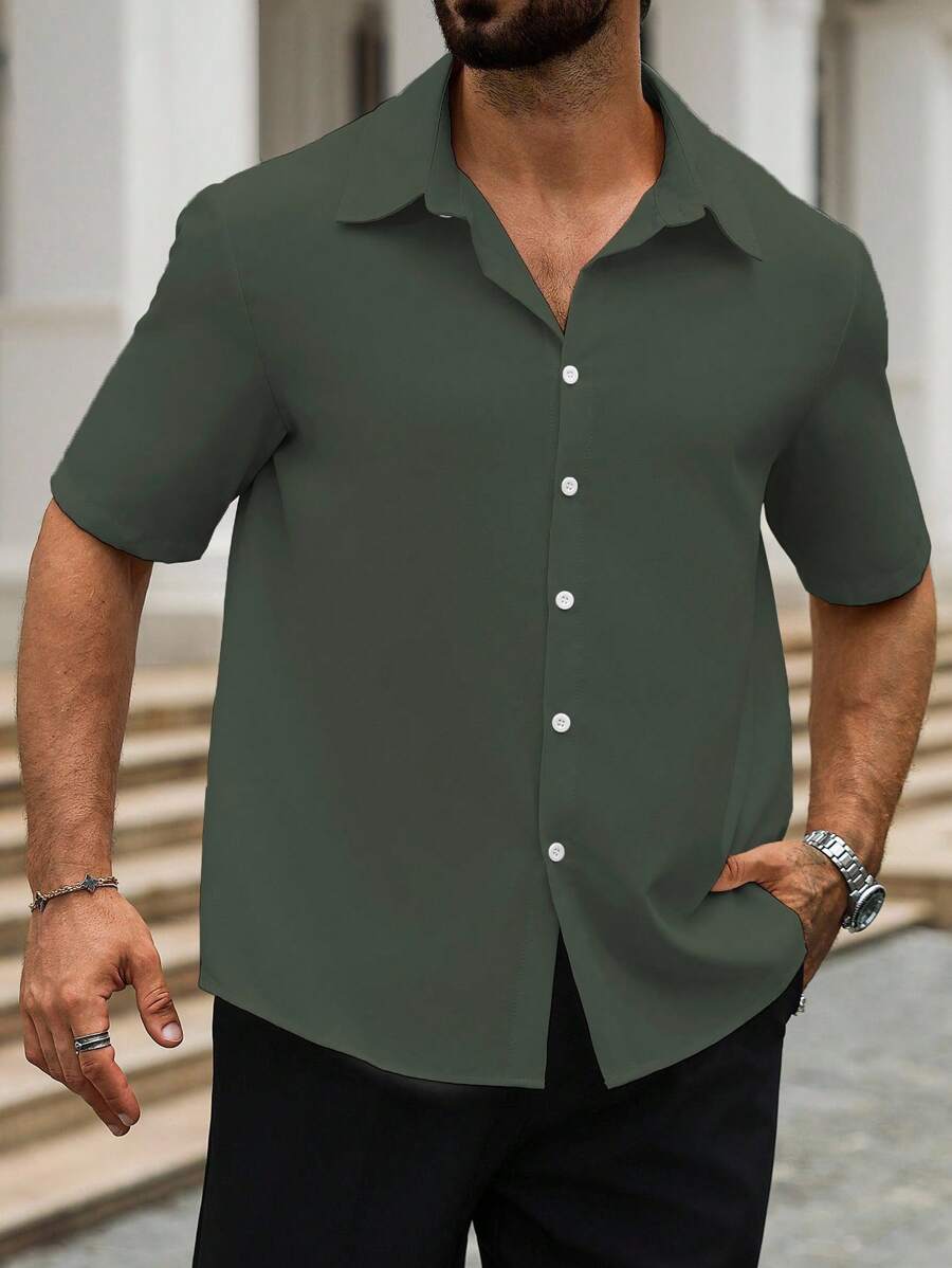 Manfinity Homme 大码男士简约纯色时尚休闲短袖衬衫,夏季 - 軍綠色 - 查看 1