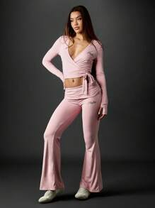 Missguided x Playboy Áo crop top dài tay quấn Giáng sinh kèm quần ống loe - Hồng - Xem 1