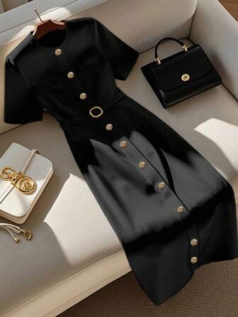 Regalyn Robe de vacances casual à encolure en V, manches courtes et boutons devant pour femmes grande taille