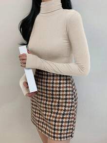 DAZY Áo thun nữ cổ lọ bó sát màu trơn thường ngày, áo dài tay thu/đông - Màu be - Xem 3