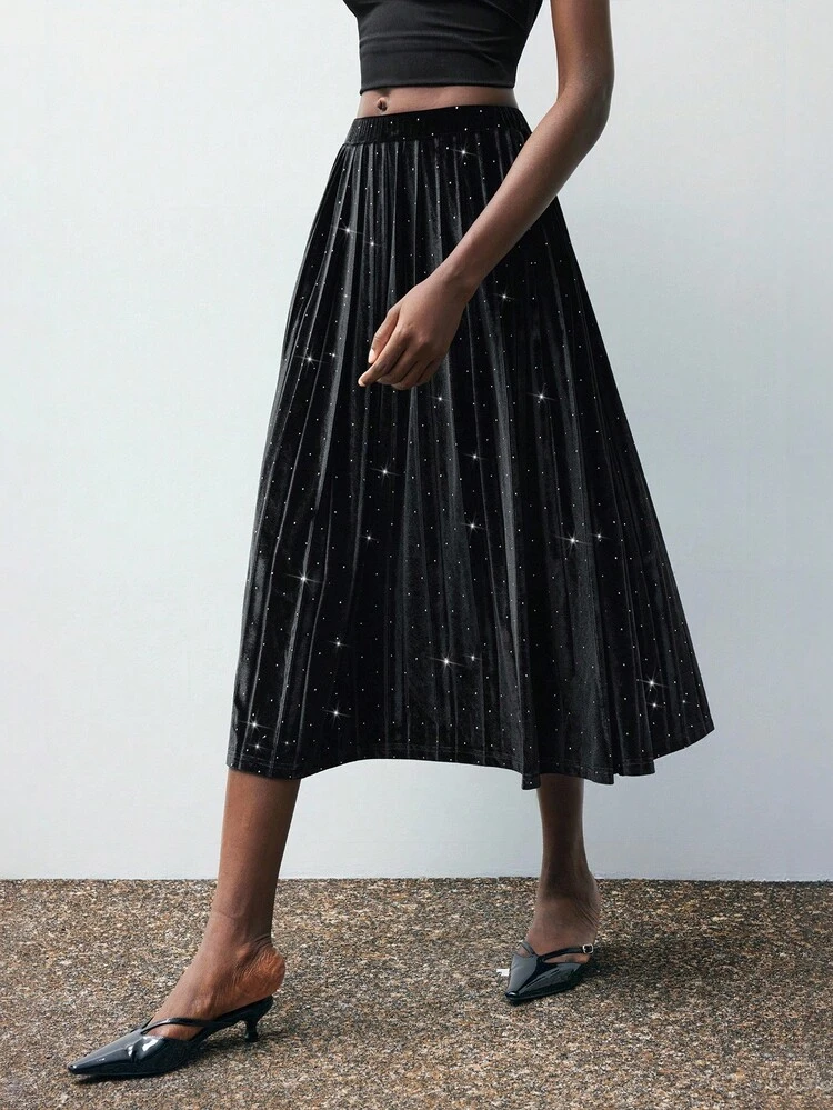 SHEIN Maija 2025年 モダンシティ 初秋 プリーツ ベルベット ラインストーン装飾 レディース ブラックスカート、パーティーシーズンや新学期シーズンに適しています。ハロウィンの仮装、ナイトメアビフォアクリスマス、ナショナルデー、新年会、エレガントなパーティースカート、お出かけボトムス、マトリックスダンスブラックスカート、コスプレ、ラインストーン装飾、プリーツ、ラージAラインシルエット