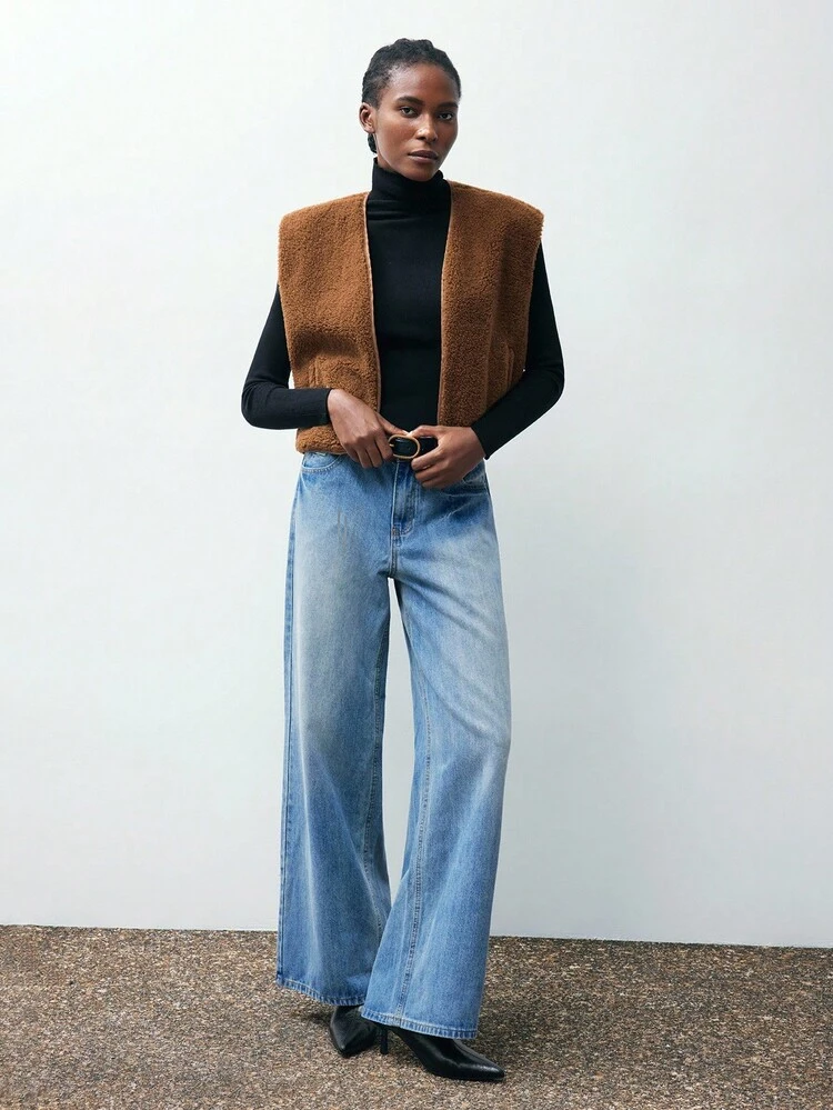 SHEIN Maija Kamizelka ze sztucznego futra z kieszeniami 2025, bezrękawnik z szerokimi ramionami, damska kurtka ze sztucznego futra, odpowiednia na nowoczesny, miejski sezon powrotu do szkoły