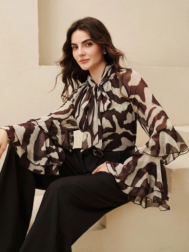 Elegant Raglan Flare Sleeve Round Neck Thin Strap Sleeve Semi-Sheer Printed Blouse