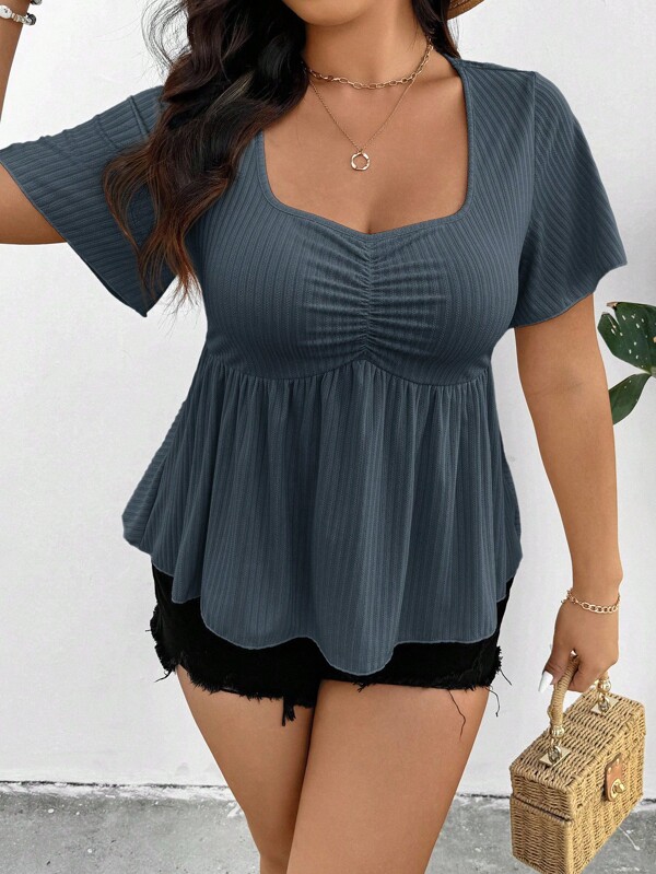 SHEIN Frenchy Große Größen Damen einfarbiges gerafftes Kurzarm Rüschen Saum Boho/Bohemien Kurzarm Top T-Shirt