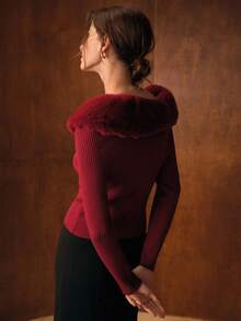 MOTF PREMIUM Áo len cổ lông giả ôm eo tương phản - Màu Đỏ Sâu - Xem 4