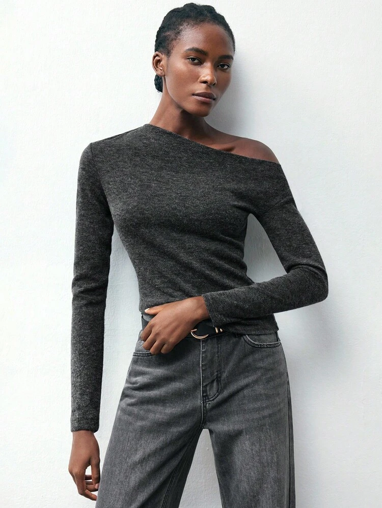 SHEIN Maija 2025 T-shirt femme ajusté à manches longues et épaules asymétriques, élégant. Idéal pour l'automne, l'hiver, Halloween, la Fête nationale, les sorties. Top élégant pour femme. Chemise de base pour l'automne et l'hiver. Style de base, polyvalent, à manches longues, coupe slim.