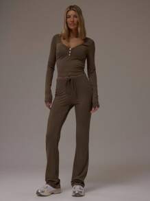 MUSERA Ensemble deux pièces avec Top à manches longues col V boutonné ajusté et pantalon droit à taille nouée. Tenue de détente, de vacances d'été, d'aéroport élégante.